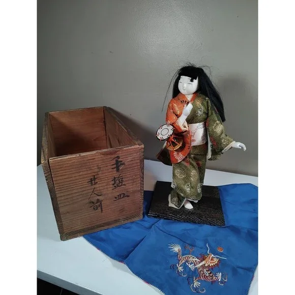 Vintage Japanese Geisha Doll w Kimono and Drum w/ Wood Base
